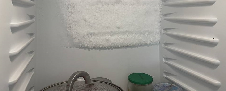 Почему намерзает стенка холодильника  Почему намерзает стенка холодильника