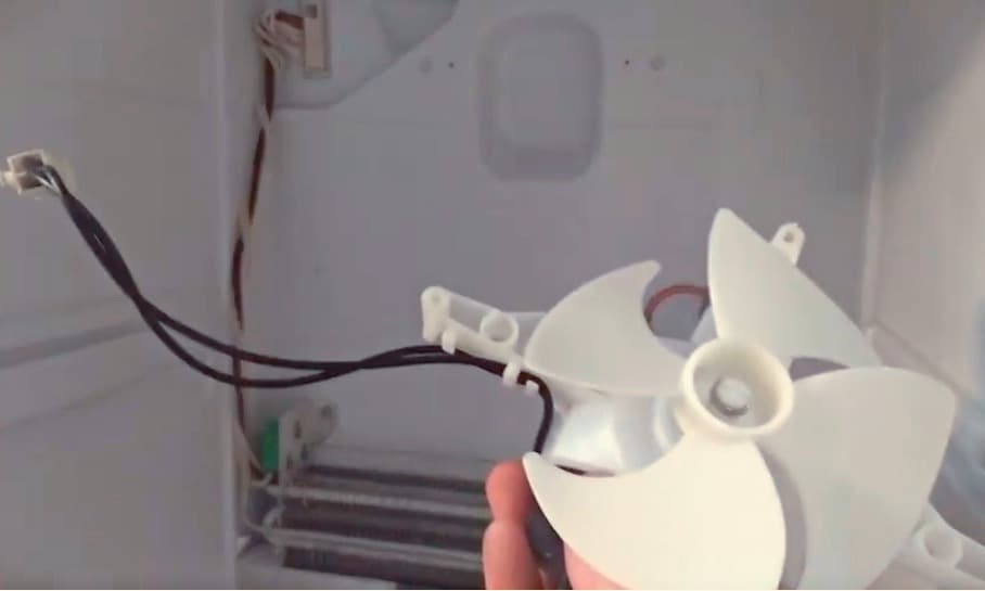 Почему гудит холодильник Почему гудит холодильник