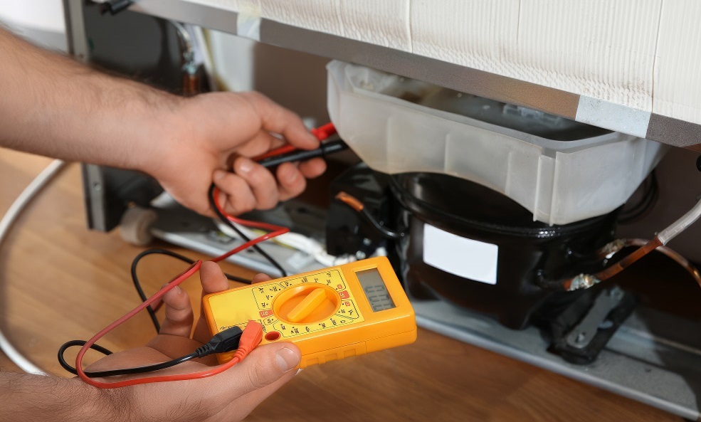 Греются боковые стенки холодильника Греются боковые стенки холодильника