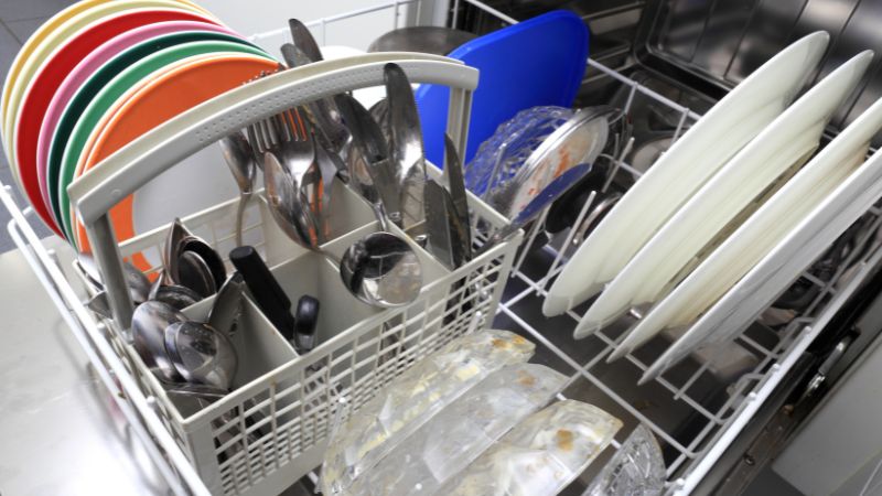 Что можно мыть в посудомоечной машине