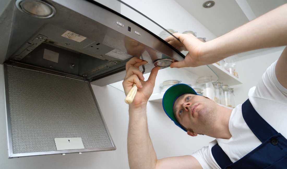 Как поменять лампочку в вытяжке Elica Как поменять лампочку в вытяжке Elica