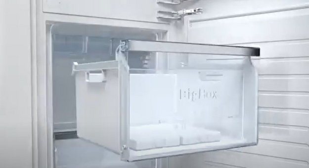 Холодильник Bosch KGN36NL14R (video 3)