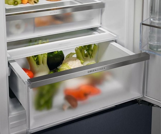 Встраиваемый холодильник Electrolux ENC8MC19S (фото 8) Встраиваемый холодильник Electrolux ENC8MC19S (preview 8)