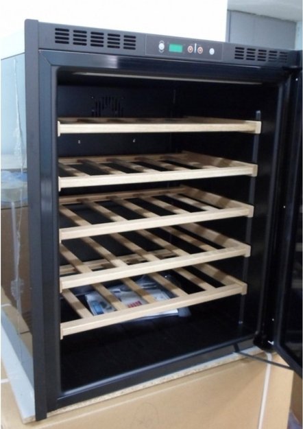 Монотемпературный винный шкаф Indel B BUILT-IN 36 HOMME PLUS (фото 4) Монотемпературный винный шкаф Indel B BUILT-IN 36 HOMME PLUS (preview 4)