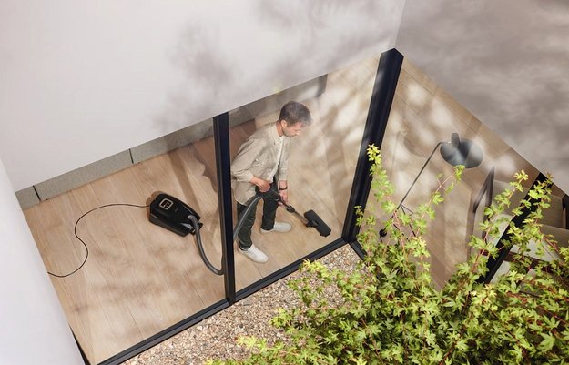 Пылесос Miele SUSF0 Guard L1 AllFloor Noir черный (фото 7) Пылесос Miele SUSF0 Guard L1 AllFloor Noir черный (preview 7)