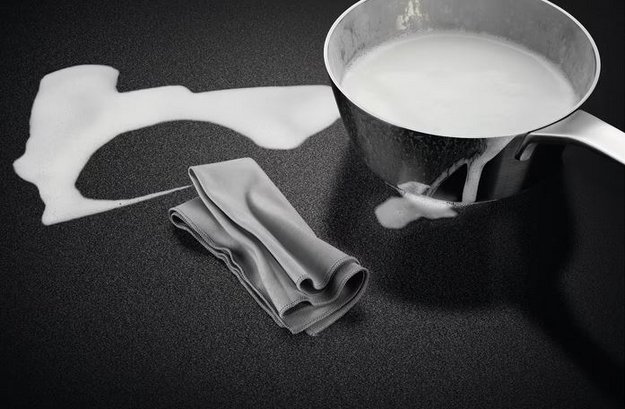 Варочная панель со встроенной вытяжкой AEG TH84CC23CZ (preview 4)