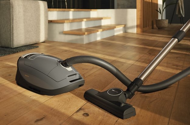 Пылесос Miele Complete C3 Active Parquet PowerLine SGDF5 серый (фото 5) Пылесос Miele Complete C3 Active Parquet PowerLine SGDF5 серый (preview 5)