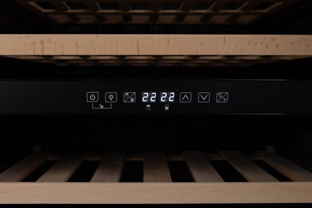 Встраиваемый винный шкаф Graude FWK 60.2 (фото 8) Встраиваемый винный шкаф Graude FWK 60.2 (preview 8)