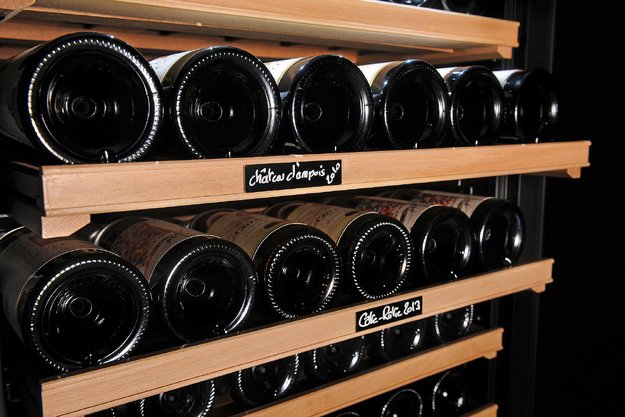 Монотемпературный винный шкаф EuroCave V-LAPREM-M VLP-1001-M (preview 2)