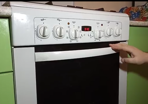 Духовой шкаф Vestfrost VFTF78OHG (video 1)