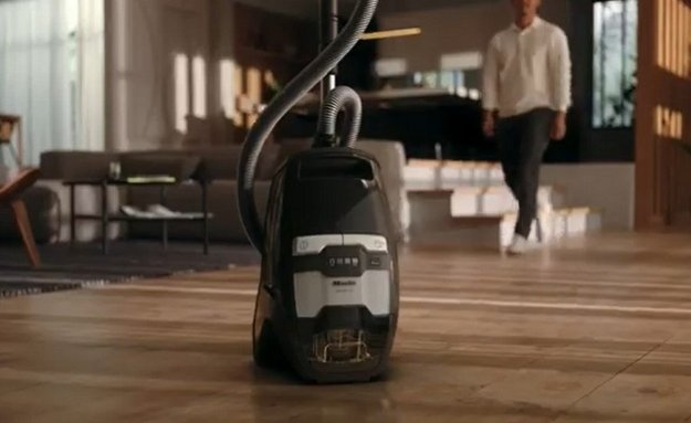 Пылесос Miele SNRF0 Boost CX1 PowerLine Parquet белый (video 2)