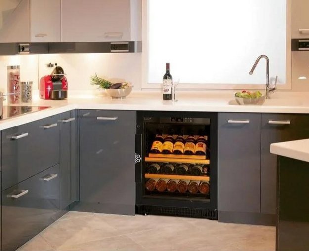 Встраиваемый монотемпературный винный шкаф EuroCave V-059 K-800014-S (preview 8)