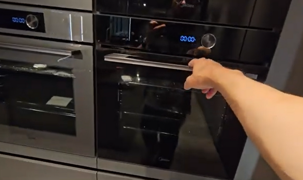 Духовой шкаф Midea MO47001X (video 1)