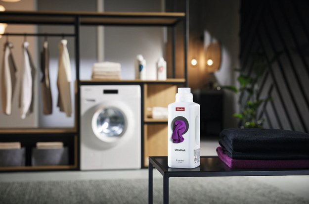 Средство для стирки темных вещей Miele Ultra Dark (1,5 л) (preview 2)