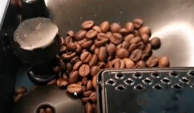 Встраиваемая кофемашина Electrolux KBC85Z (video 3)