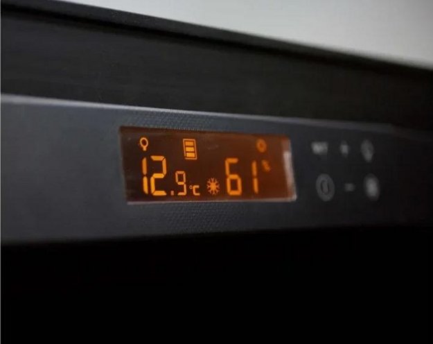 Монотемпературный винный шкаф EuroCave V-REVEL-S R-400024-S2B (preview 4)