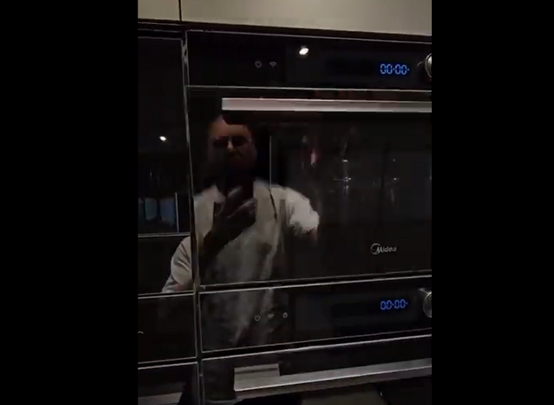 Духовой шкаф Midea MO67003GB (video 3)