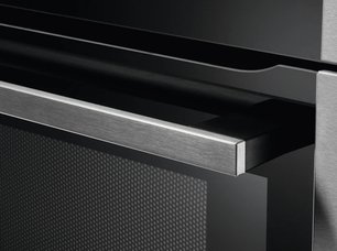 Духовой шкаф с СВЧ CombiQuick АЕГ KME768080M фото 3 в Краснодаре Духовой шкаф с СВЧ CombiQuick AEG KME768080M фото 3 в Краснодаре