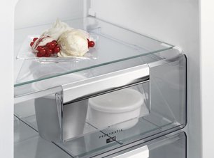 Встраиваемый холодильник АЕГ SCR819F8FS фото 4 в Краснодаре Встраиваемый холодильник AEG SCR819F8FS фото 4 в Краснодаре