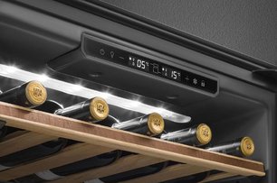 Встраиваемый холодильный шкаф для вина Смег CVI629NR3 фото 4 в Краснодаре Встраиваемый холодильный шкаф для вина Smeg CVI629NR3 фото 4 в Краснодаре