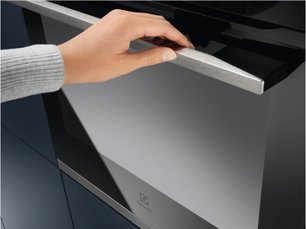 Духовой шкаф Electrolux OKE6P77WX фото 2 в Краснодаре
