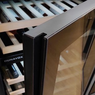 Встраиваемый винный шкаф Дунавокс DAUF-46.145DBH фото 4 в Краснодаре Встраиваемый винный шкаф Dunavox DAUF-46.145DBH фото 4 в Краснодаре