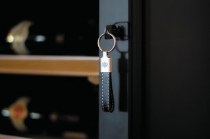 Мультитемпературный винный шкаф EuroCave S-LAPREM-L SLP-1011-L фото 3 в Краснодаре