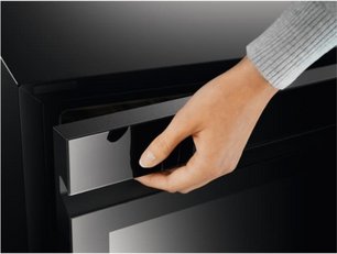 Встраиваемый винный шкаф AEG AWUS018B7B фото 4 в Краснодаре