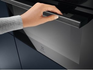 Духовой шкаф Электролюкс EVL8E08Z фото 4 в Краснодаре Духовой шкаф Electrolux EVL8E08Z фото 4 в Краснодаре