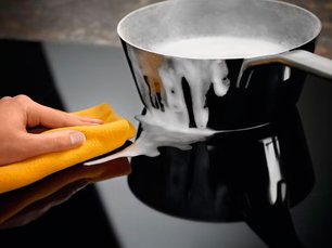 Варочная панель Электролюкс LIV 63431 BK фото 3 в Краснодаре Варочная панель Electrolux LIV 63431 BK фото 3 в Краснодаре