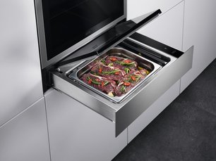 Вакуумный упаковщик AEG KDE911423M фото 4 в Краснодаре