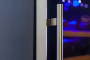 Винный шкаф Coldvine C12-KBF1 фото 4 в Краснодаре Винный шкаф Cold Vine C12-KBF1 фото 4 в Краснодаре