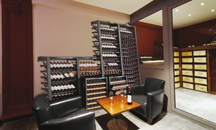 Встроенный шкаф с выдвижными поддонами EuroCave OMS1 фото 3 в Краснодаре