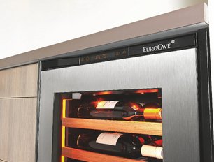 Встраиваемый монотемпературный винный шкаф EuroCave V-INSP-M I-090018-M фото 4 в Краснодаре