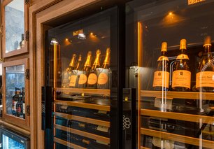 Монотемпературный винный шкаф + дополнительная подсветка EuroCave V-PURE-L P-300057-L фото 2 в Краснодаре