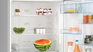 Двухкамерный холодильник Bosch KGN76CI30U фото 3 в Краснодаре