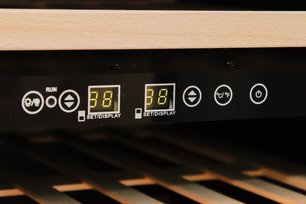 Винный шкаф Дунавокс DX-51.150DBK/DP фото 3 в Краснодаре Винный шкаф Dunavox DX-51.150DBK/DP фото 3 в Краснодаре