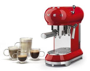 Кофемашина Смег ECF01RDEU фото 2 в Краснодаре Кофемашина Smeg ECF01RDEU фото 2 в Краснодаре
