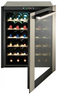 Монотемпературный винный шкаф Индел Би BUILT-IN 36 HOMME PLUS фото в Краснодаре Монотемпературный винный шкаф Indel B BUILT-IN 36 HOMME PLUS фото в Краснодаре