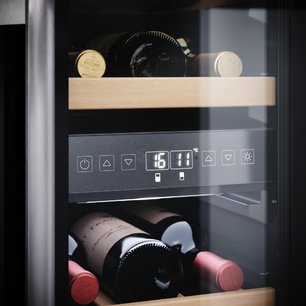 Винный шкаф Дометик C18B Classic фото 4 в Краснодаре Винный шкаф Dometic C18B Classic фото 4 в Краснодаре