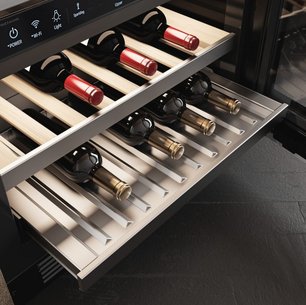 Встраиваемый винный шкаф Сигначе Китчен Сьют SKSUW2401G фото 2 в Краснодаре Встраиваемый винный шкаф Signature Kitchen Suite SKSUW2401G фото 2 в Краснодаре