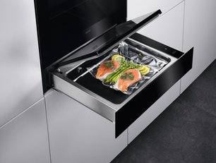 Вакуумный упаковщик AEG KDE911423B фото 4 в Краснодаре