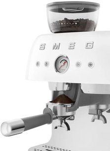 Эспрессо-кофемашина Смег EGF03WHEU фото 3 в Краснодаре Эспрессо-кофемашина Smeg EGF03WHEU фото 3 в Краснодаре