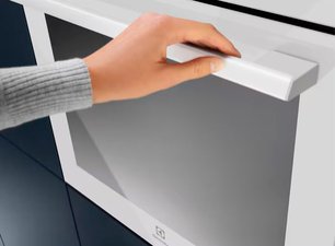 Духовой шкаф Электролюкс EOE7C31V фото 4 в Краснодаре Духовой шкаф Electrolux EOE7C31V фото 4 в Краснодаре