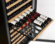 Монотемпературный винный шкаф EuroCave V-PURE-M Р-300029-M фото 2 в Краснодаре