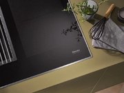 Индукционная панель со встроенной вытяжкой Miele KMDA 7774 FR фото 2 в Краснодаре