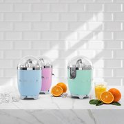 Соковыжималка Смег CJF01WHEU фото 2 в Краснодаре Соковыжималка Smeg CJF01WHEU фото 2 в Краснодаре
