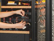 Встраиваемый двухтемпературный винный шкаф EuroCave D-INSP-M I-090019-M фото 3 в Краснодаре