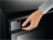 Встраиваемый винный шкаф AEG AWUS018B7B фото 4 в Краснодаре