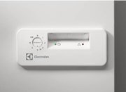 Морозильный ларь Electrolux EC2233AOW1 фото 2 в Краснодаре
